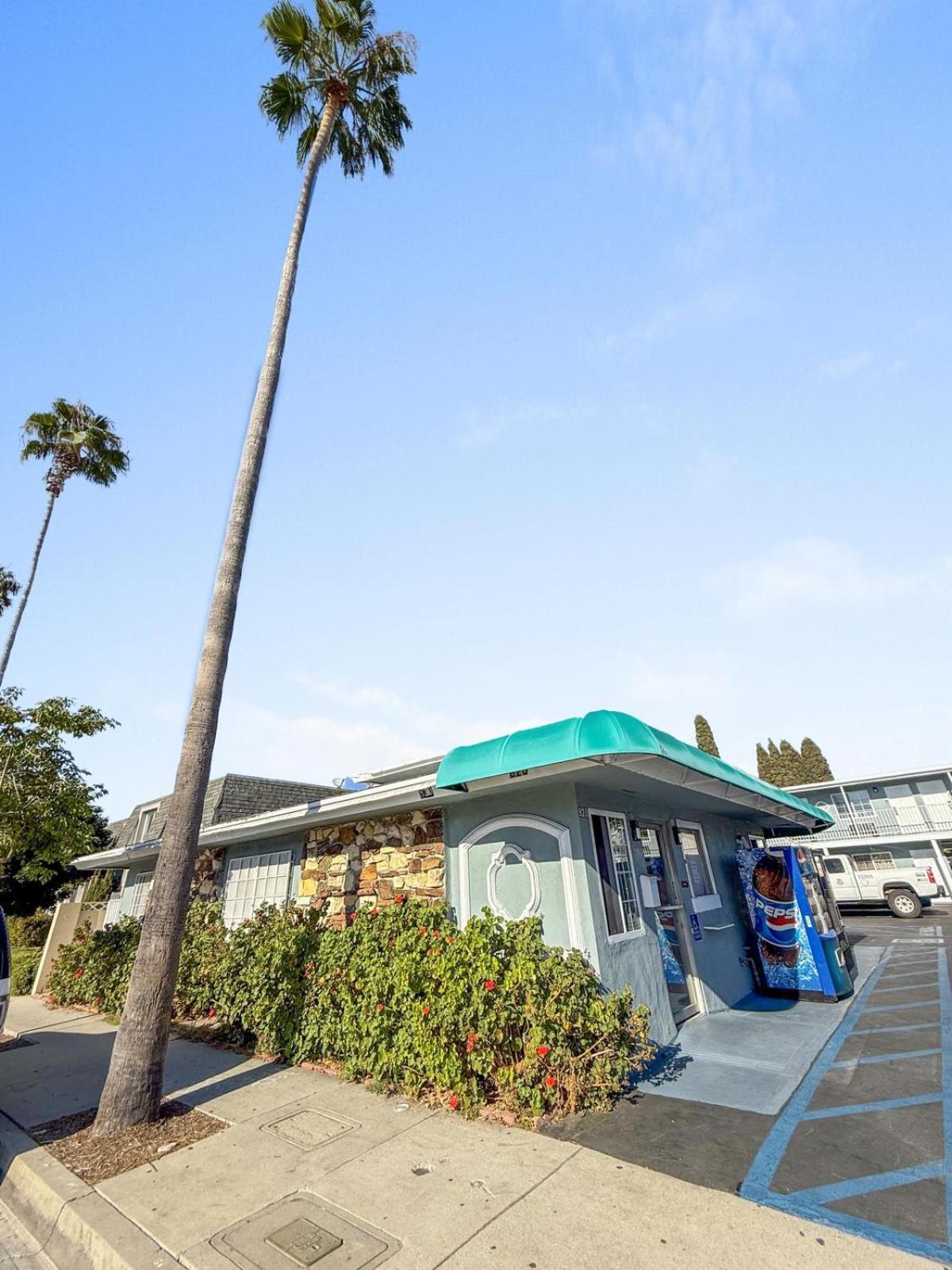 Super 7 Motel - Anaheim Packing District & Disneyland Exterior photo